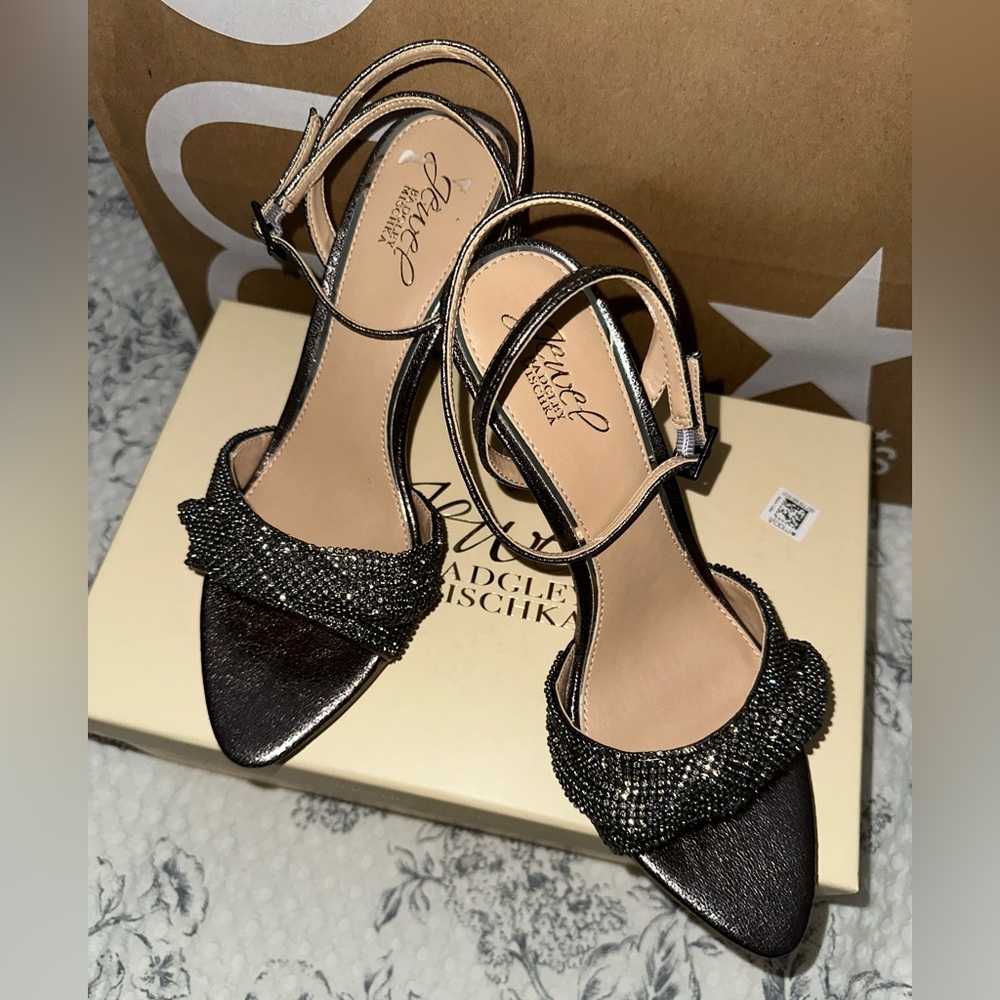 Jewel Badgley Mischka- 7.5 true to size- unused